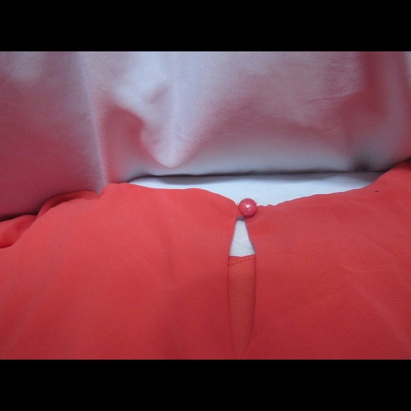 Carol  no sleeve dress - Picture 2 of 2